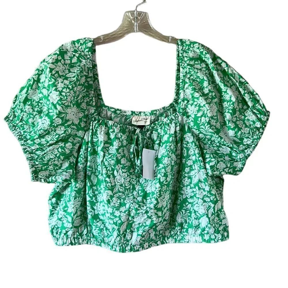 NEW Universal Thread Green And White Shirt